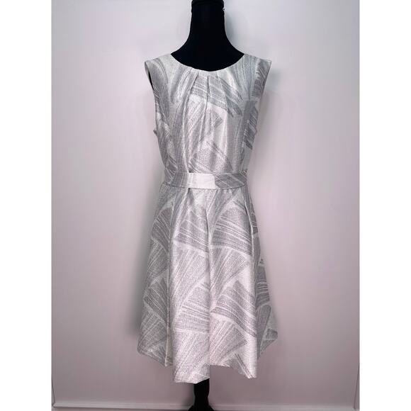 Ellen Tracy Silver & White Sleeveless Fit & Flare Dress Size Medium - Picture 1 of 9